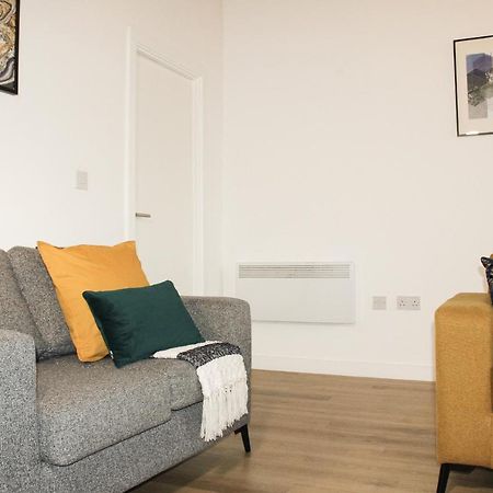 Modern Luxury Serviced Duplex Apartments By Repose- 150 Metro Court, Вест-Бромвіч Екстер'єр фото
