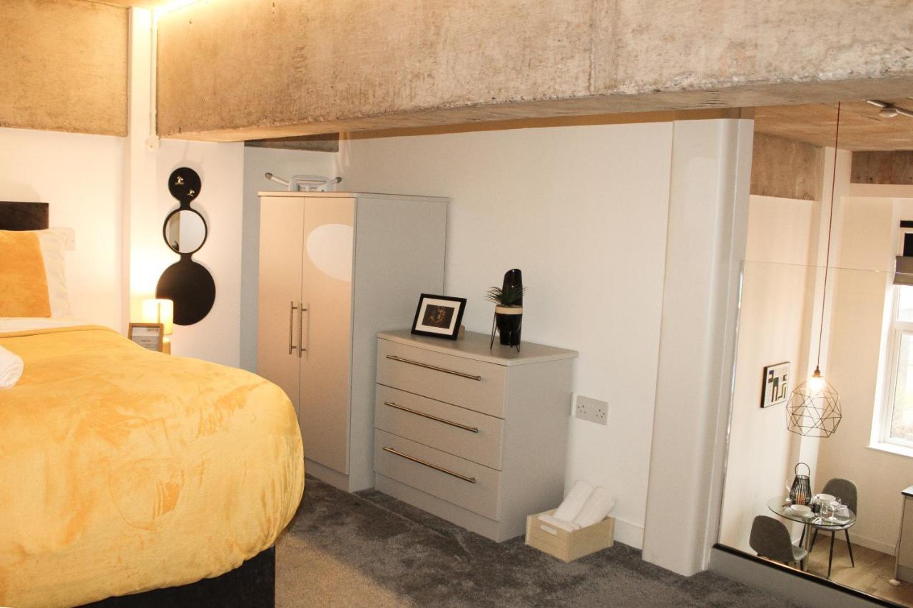 Modern Luxury Serviced Duplex Apartments By Repose- 150 Metro Court, Вест-Бромвіч Екстер'єр фото