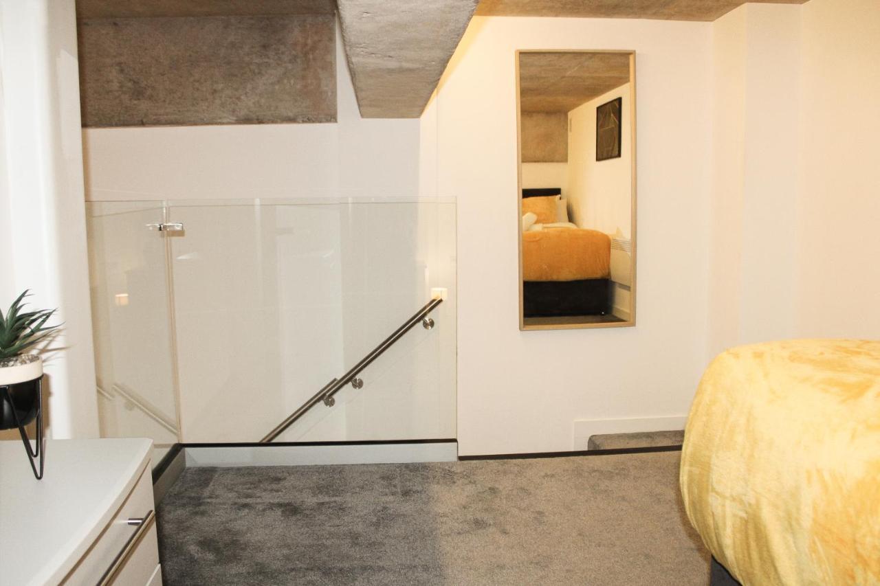 Modern Luxury Serviced Duplex Apartments By Repose- 150 Metro Court, Вест-Бромвіч Екстер'єр фото