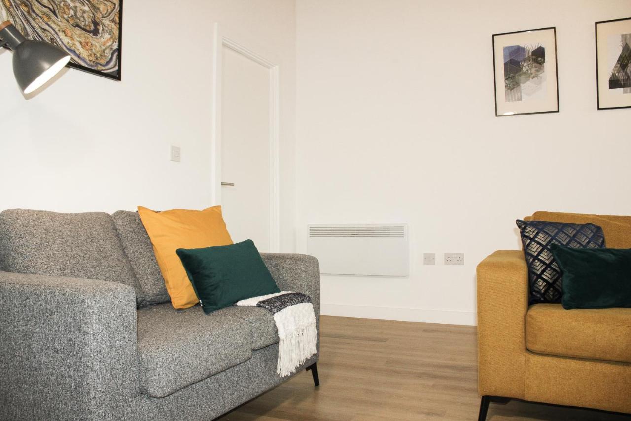 Modern Luxury Serviced Duplex Apartments By Repose- 150 Metro Court, Вест-Бромвіч Екстер'єр фото