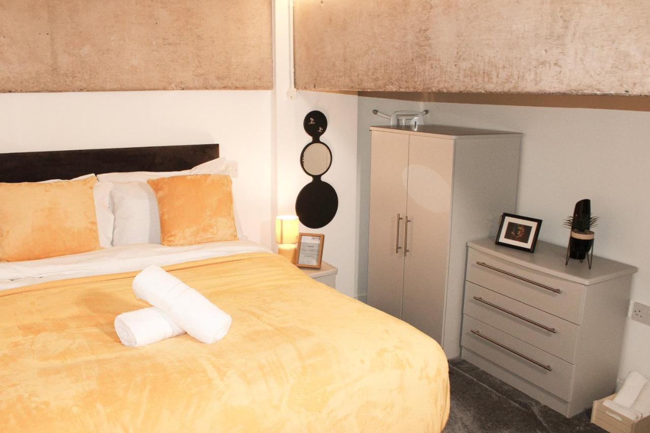 Modern Luxury Serviced Duplex Apartments By Repose- 150 Metro Court, Вест-Бромвіч Екстер'єр фото