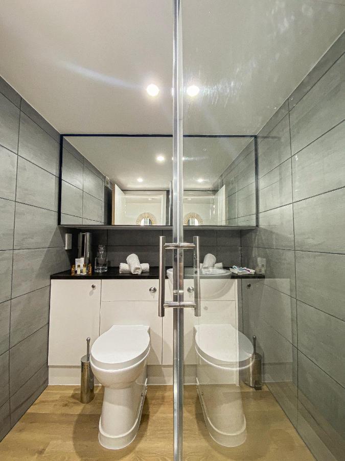 Modern Luxury Serviced Duplex Apartments By Repose- 150 Metro Court, Вест-Бромвіч Екстер'єр фото