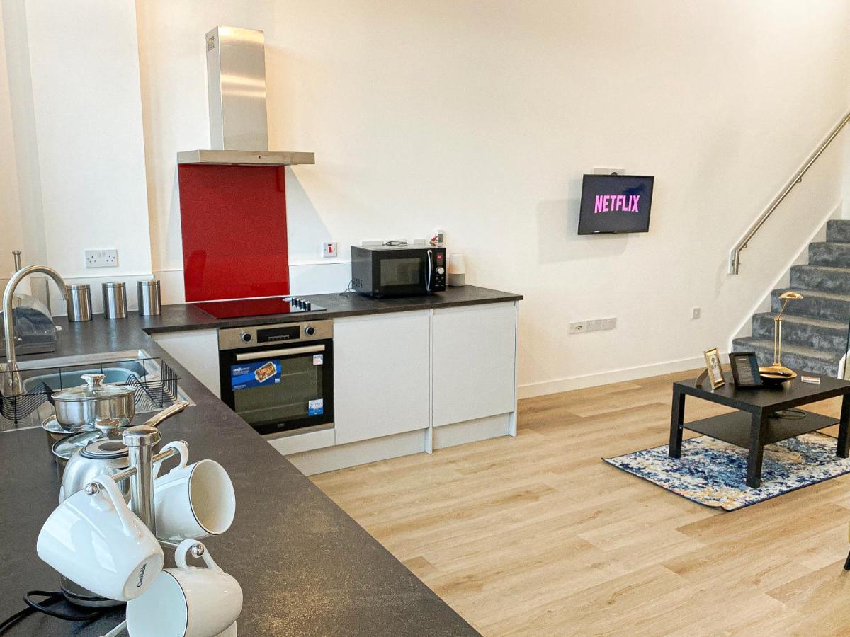 Modern Luxury Serviced Duplex Apartments By Repose- 150 Metro Court, Вест-Бромвіч Екстер'єр фото