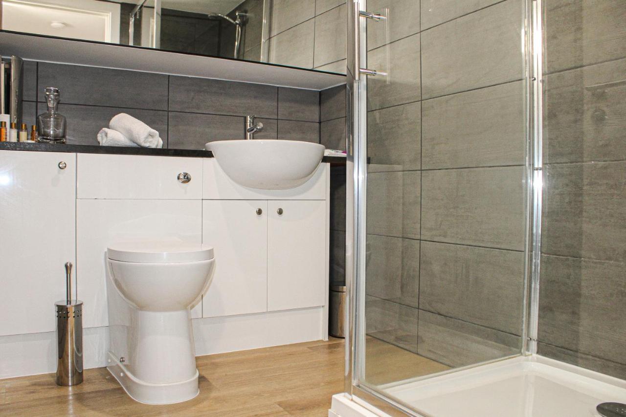 Modern Luxury Serviced Duplex Apartments By Repose- 150 Metro Court, Вест-Бромвіч Екстер'єр фото