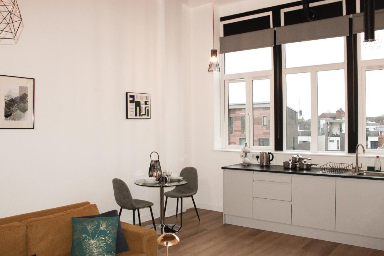 Modern Luxury Serviced Duplex Apartments By Repose- 150 Metro Court, Вест-Бромвіч Екстер'єр фото
