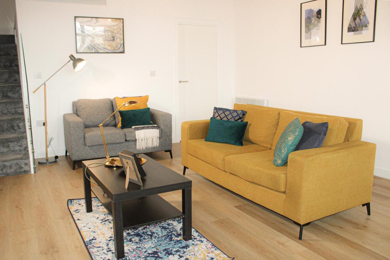 Modern Luxury Serviced Duplex Apartments By Repose- 150 Metro Court, Вест-Бромвіч Екстер'єр фото